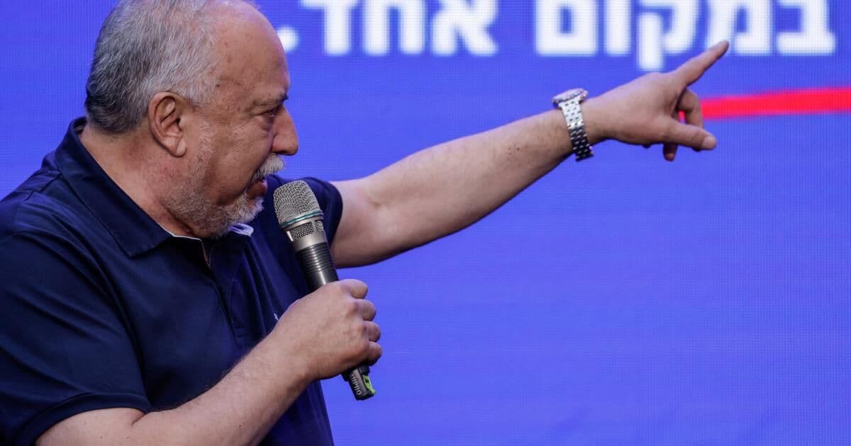 ليبرمان وآيزنكوت يهاجمون نتنياهو على خلفية تخطيط عسكري