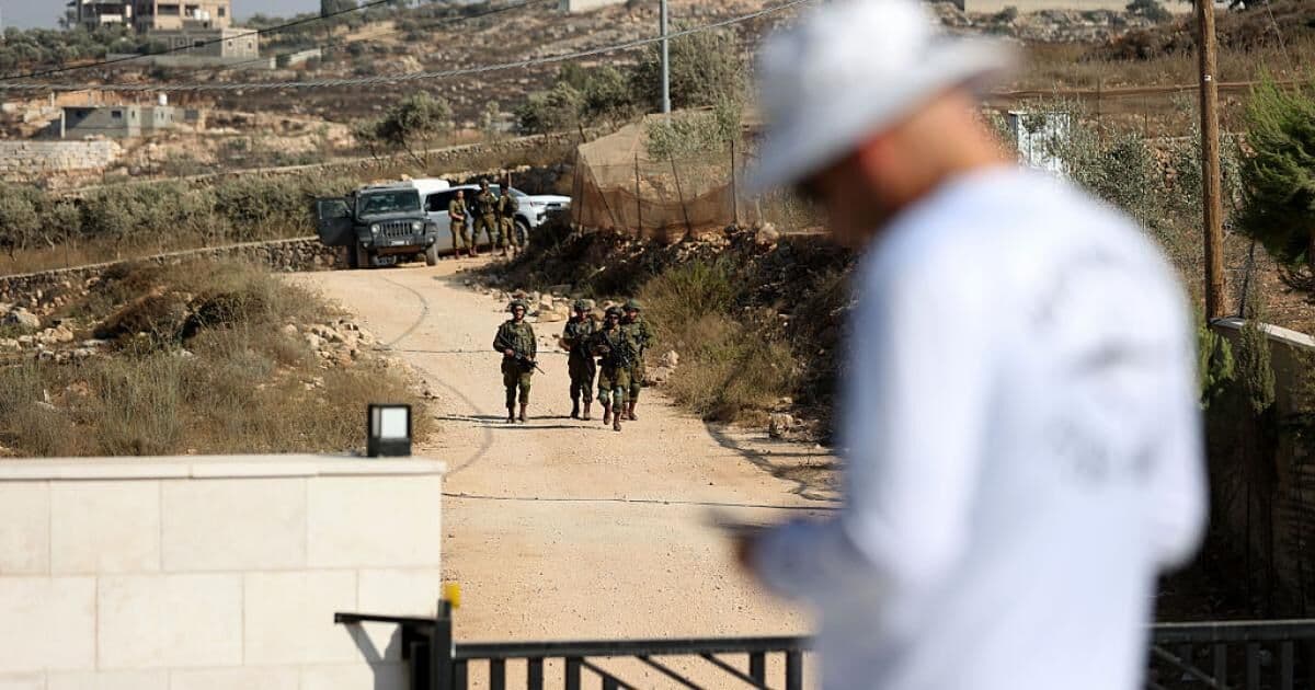 عرب وإسلاميون يرفضون خطة إي-1 ويهددون فلسطين