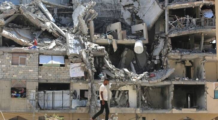صحة غزة: مقتل فلسطينى وإصابة 7 في غارات جديدة