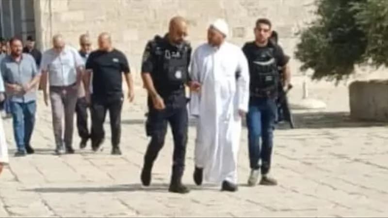 إسرائيل تعتقل إمام الأقصى بعد الجمعة