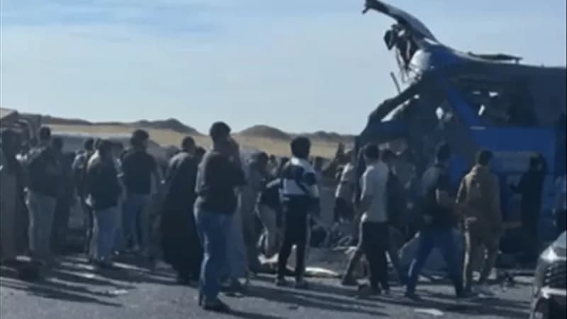 Accident on Western Assiut Road leaves 8 dead and 16 injured