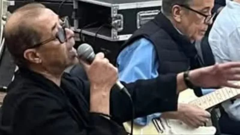 رئيس الأوبرا يشرف على بروفات مدحت صالح للمهرجان