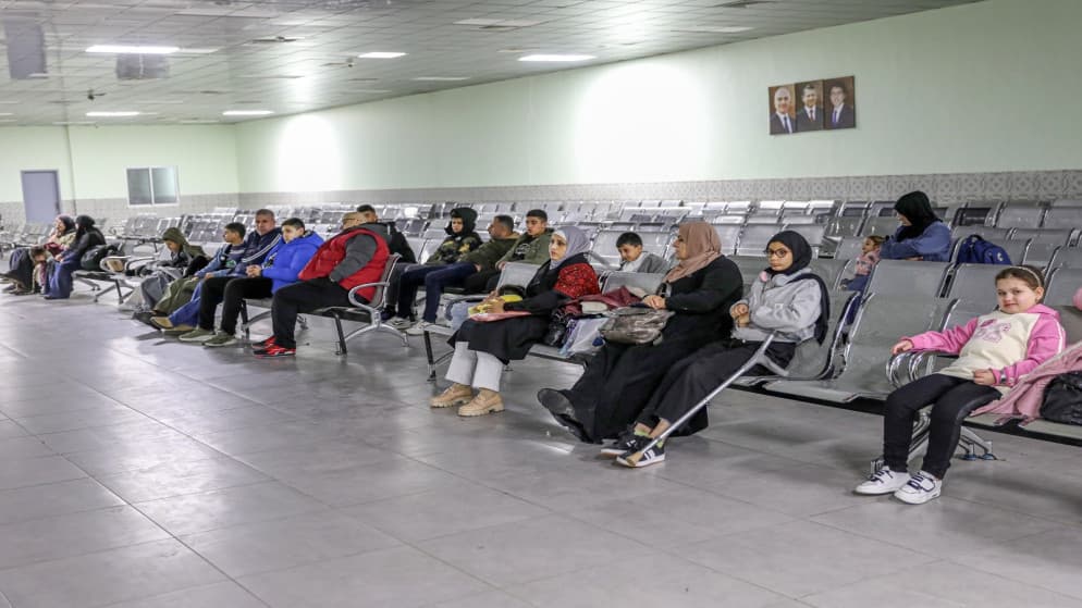 عوائق إسرائيلية تمنع عودة مرضى غزة بعد تلقي العلاج في الأردن