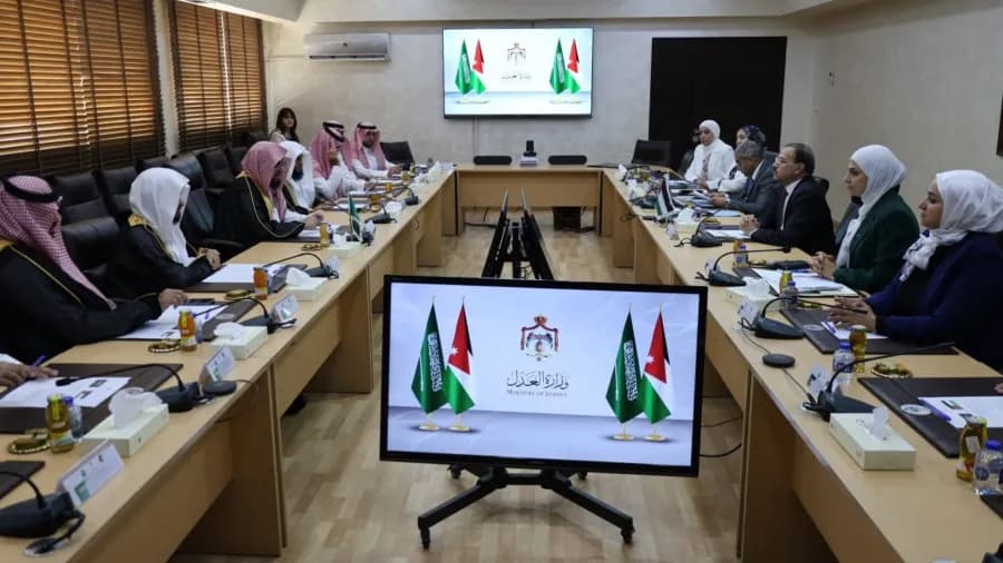 العدل السعودية تتطرق للتعاون القضائي