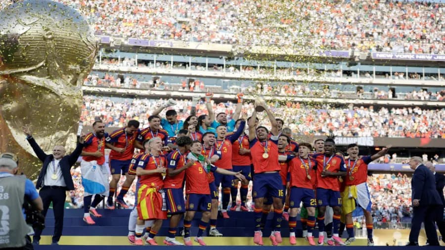 Trump presents Spain with 2026 World Cup trophy
