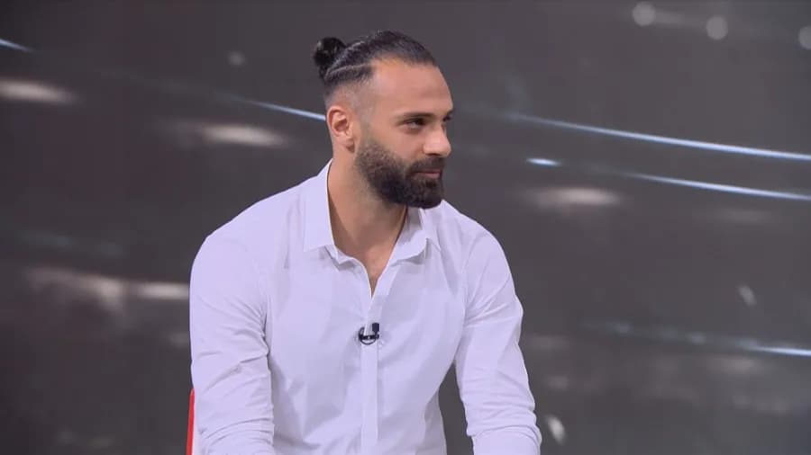 يزن العرب يتكرر في التشكيلة المثالية للدوري الكوري
