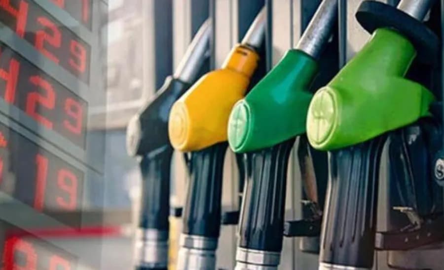 الحكومة تثبت أسعار المحروقات في آب