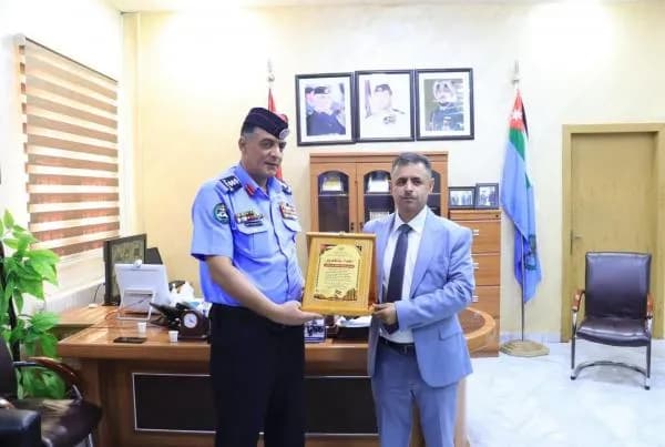 Southern Desert Education Chief praises Ma'an Police Director
