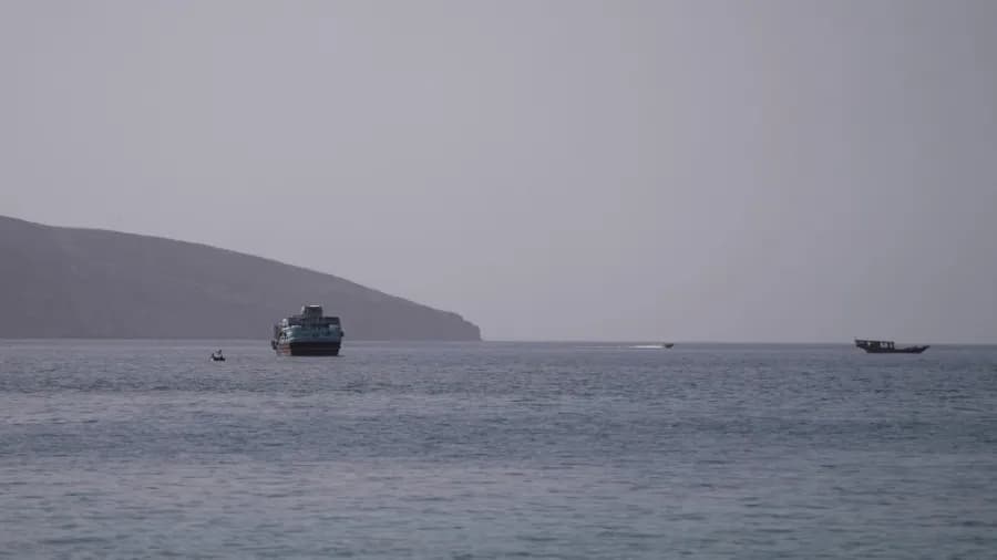Maritime Authority: Tanker Sees Explosions in Strait