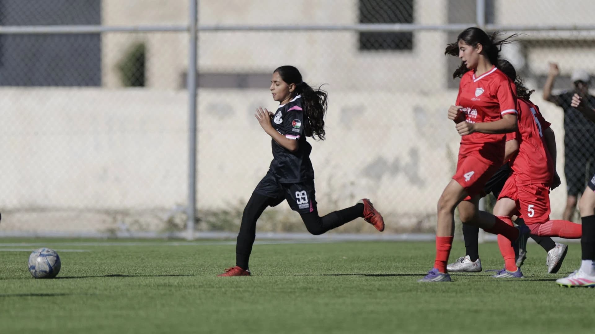 الاتحاد يتصدر دوري الناشئات
