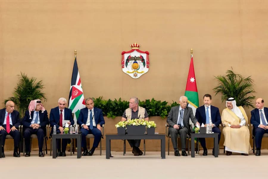 الملك يطمئن أهالي معان