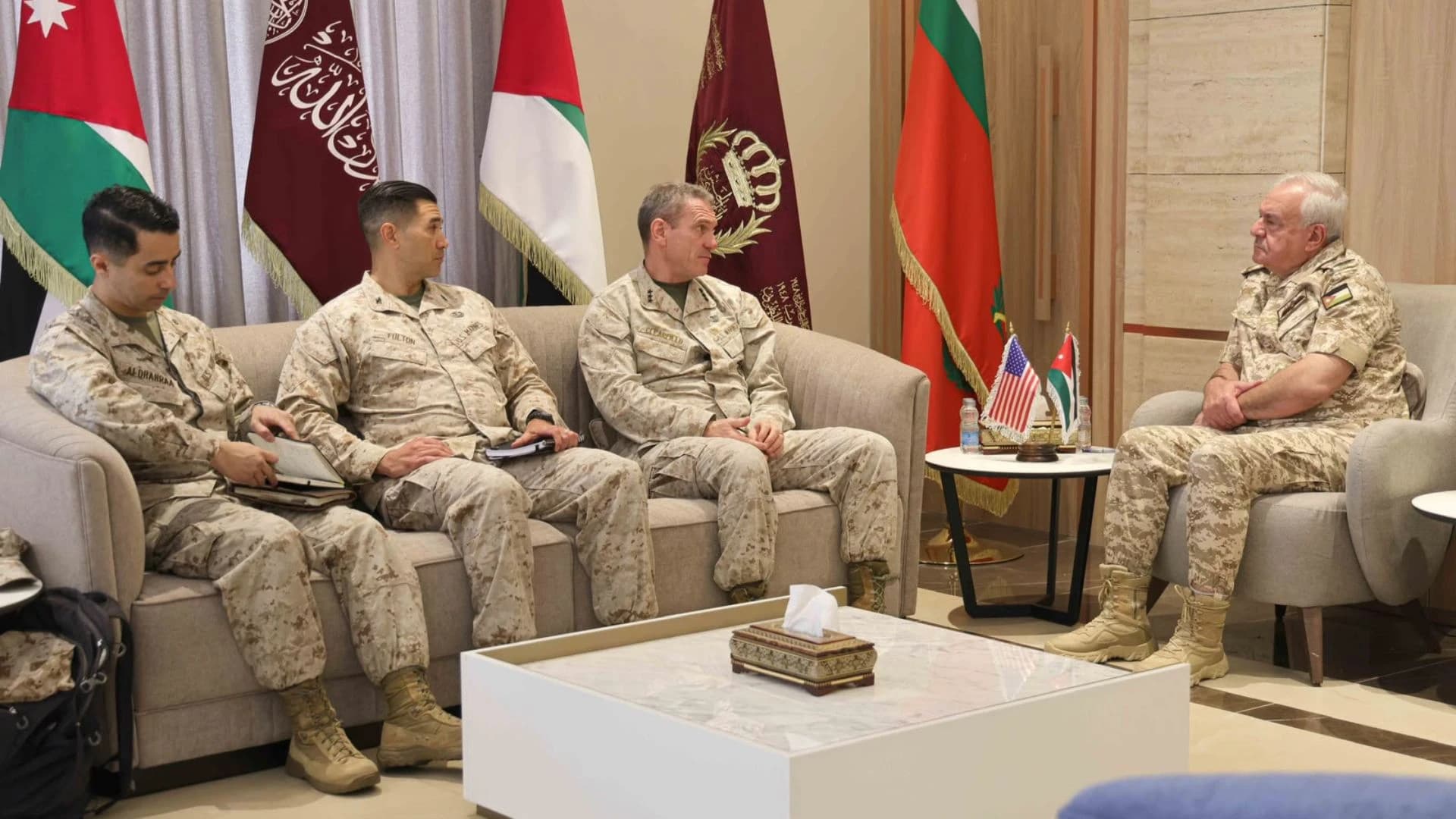 Al-Hunaithi Meets U.S. Marine Commander
