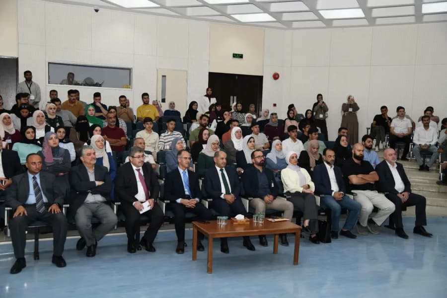 جامعة العلوم والتكنولوجيا تعرض الزراعة الرقمية لطلاب الثانوية