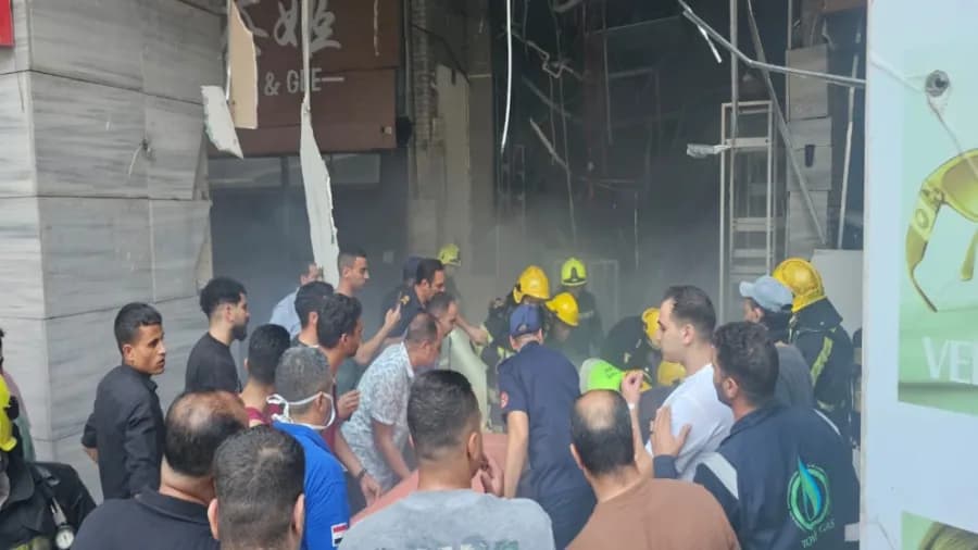 3 قتلى وإصابات في انفجار أسطوانة هيليوم بمول في القاهرة