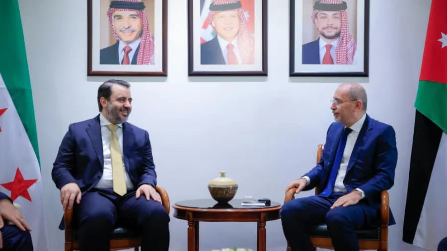 وزير الخارجية يتلقى اتصالا من نظيره السوري
