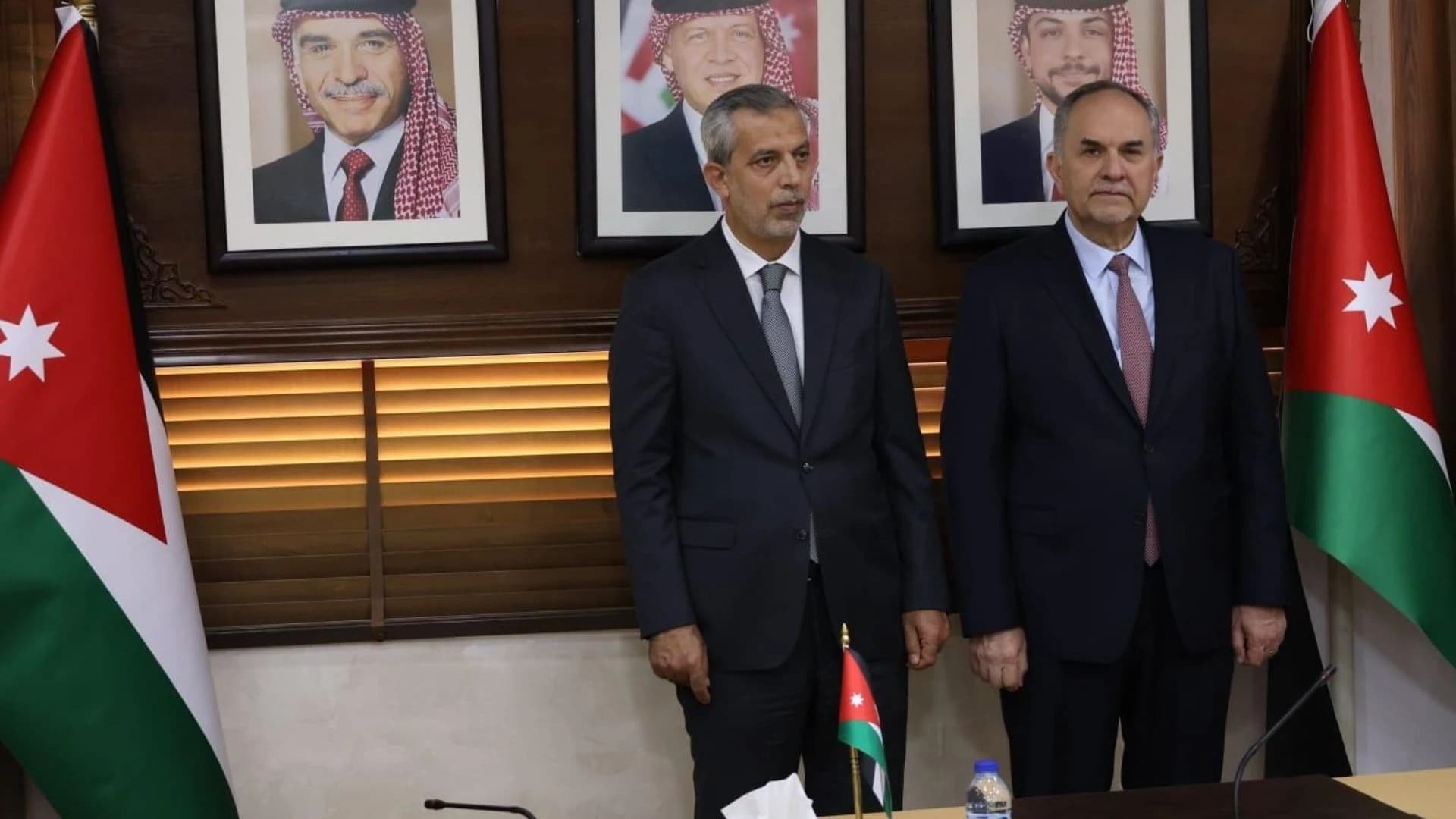 Jordan conducts new lawyer swearing-in