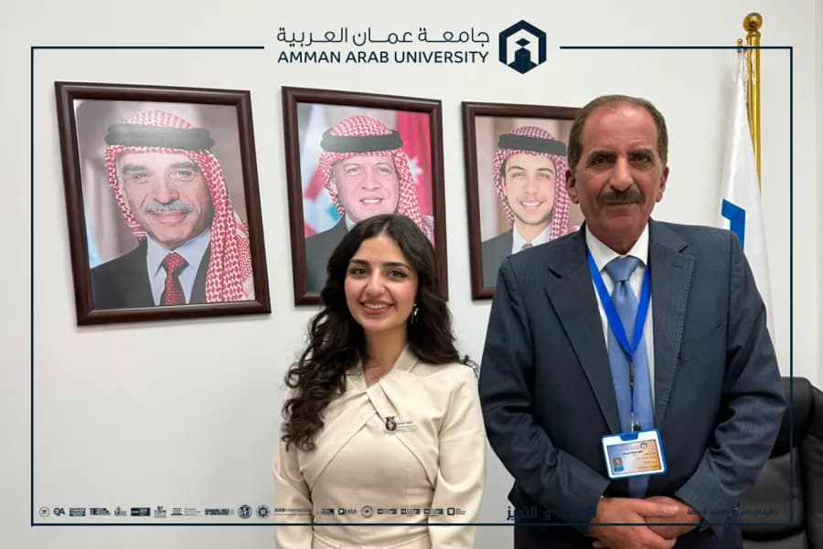 طالبة من عمان العربية تفوز بجائزة آل ثومان
