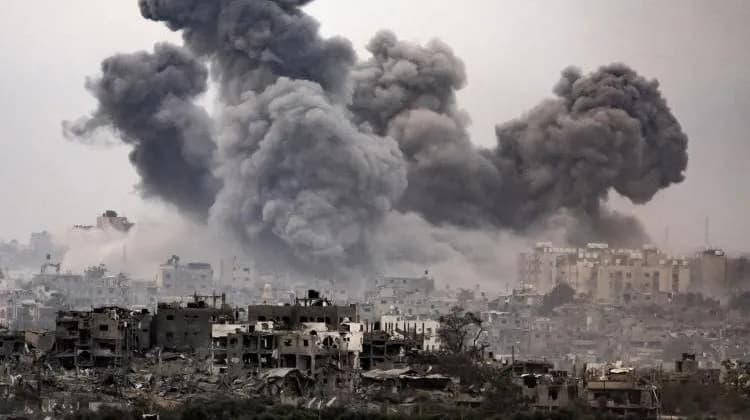 طفل شهيد و5 مصابين في غارة إسرائيلية بوسط غزة
