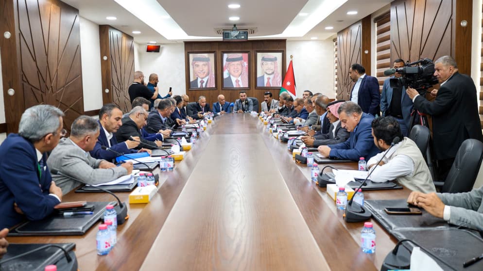 Parliament debates Al-Azraq well issues