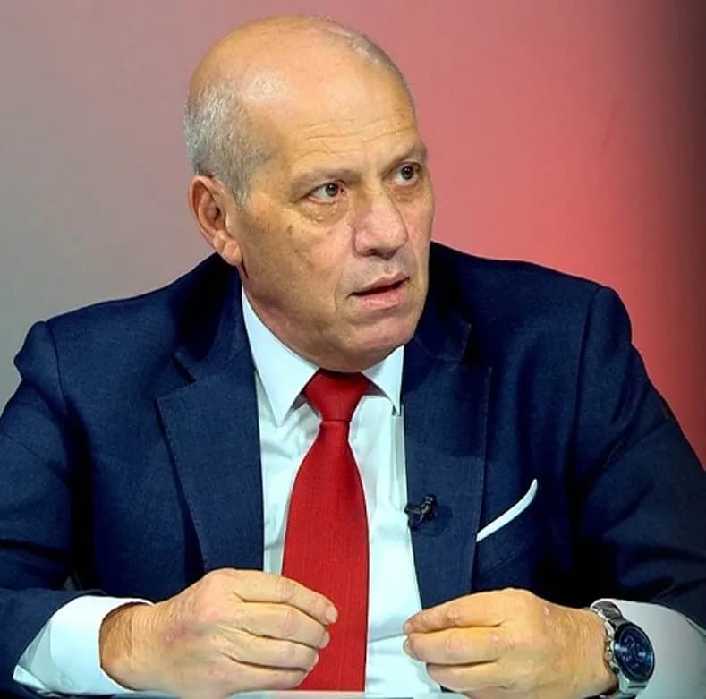 ماهر أبو طير ينتقد عناد الشعب ويحذر من استغلال الدولة