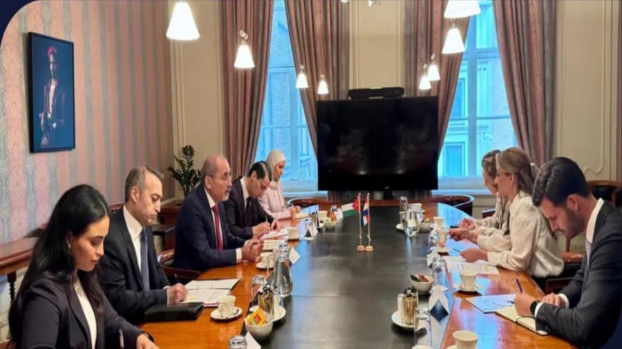 Al-Safadi Holds Talks with Dutch Defense Minister