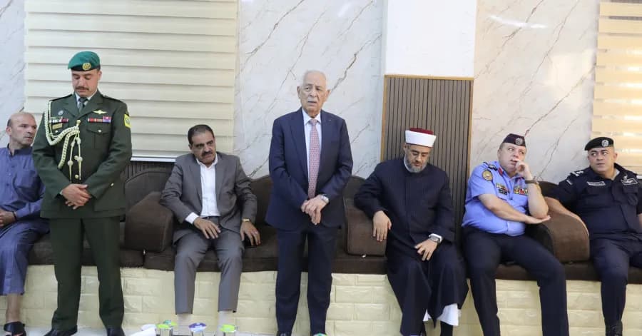 العيسوي يعزي نقرش والغنميين نيابة عن الملك وولي العهد