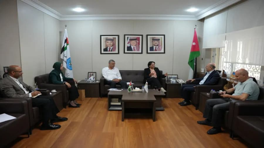 الشبلي ووزيرة التنمية يتفقان على تعزيز المساعدات