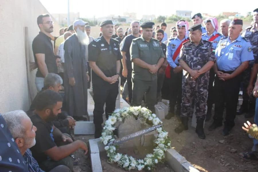 الأمن العام يشيع جنازة الوكيل زياد عبابنة