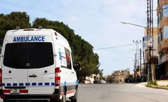 Three Injured in University Traffic Crash