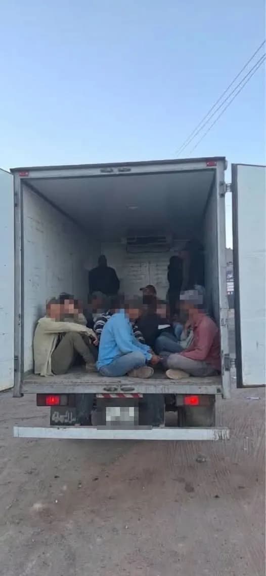 External patrols stop freight with 26 passengers in Ghor Al-Safi