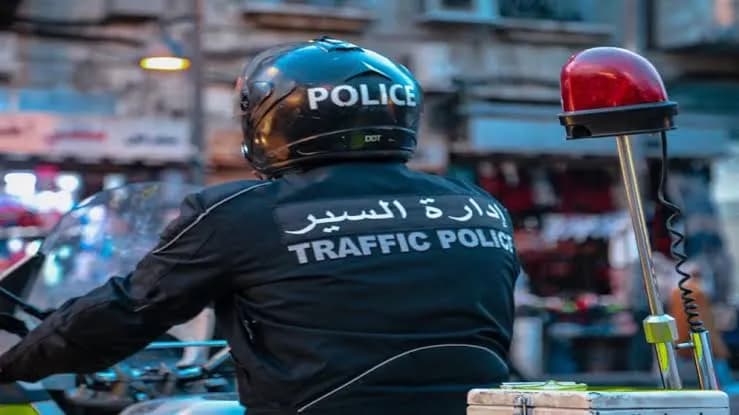 Traffic warns of skidding with rain starting