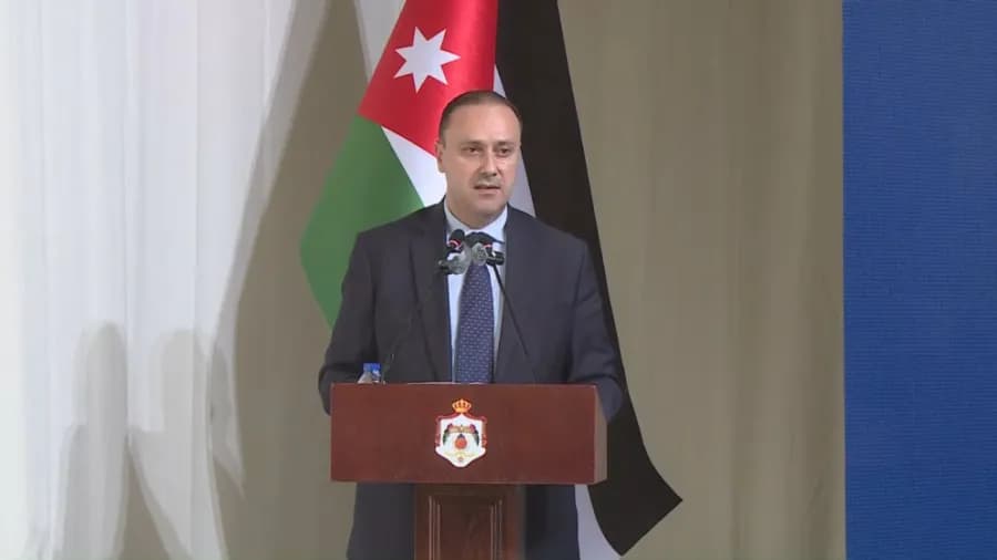 المومني يعلن تنفيذ 120 مشروعا في معان