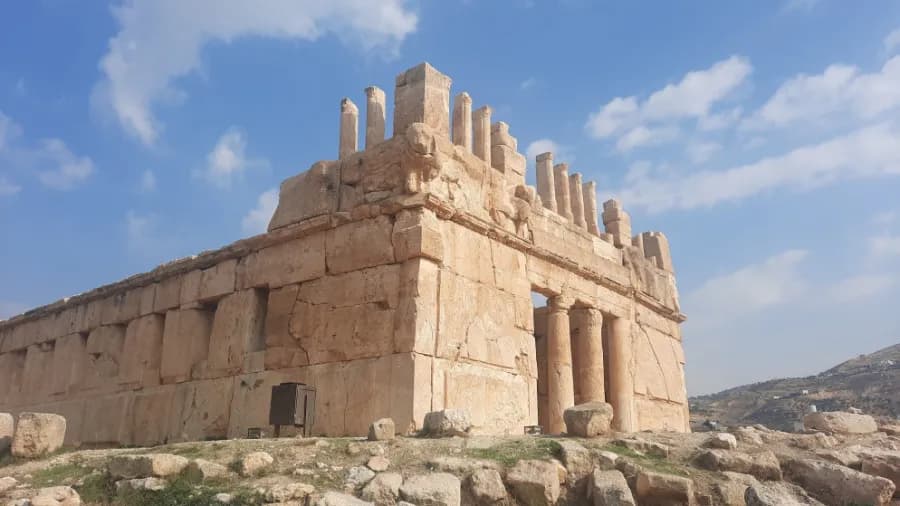 Prince of Iraq hosts 5000 visitors in 7 months