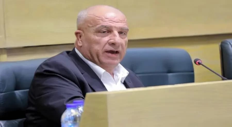 رائي رباع للخريجين لا تتوقعوا وظيفة
