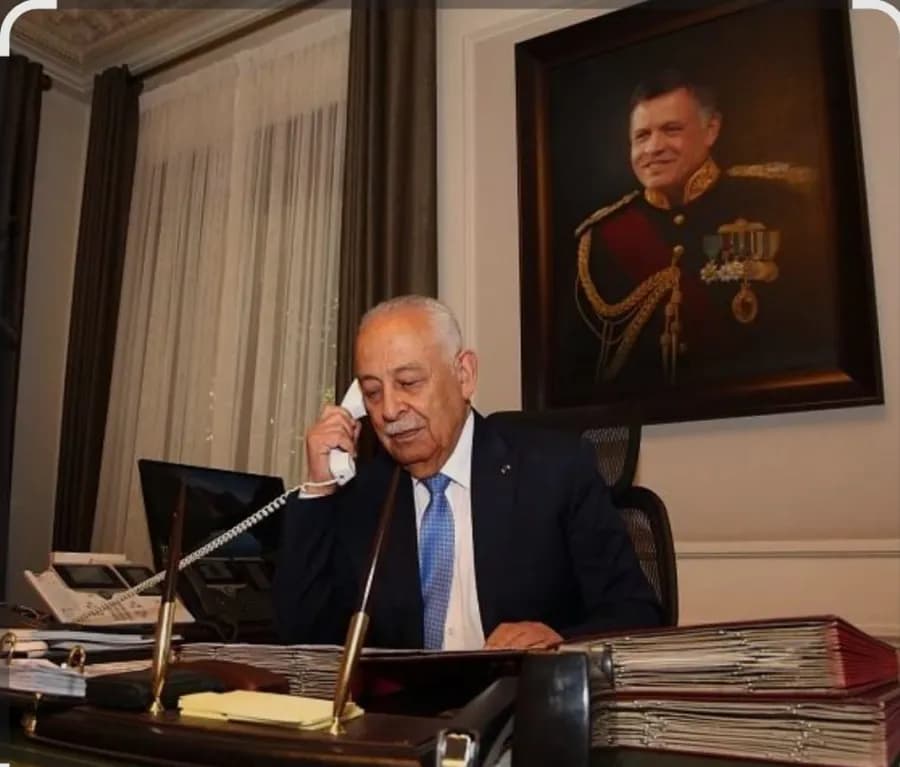 العيسوي يعزي آل فانوس باسم الملك وولي العهد