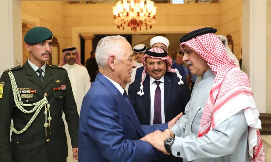 العيسوي يعزي السفير البحريني في وفاة شقيقه