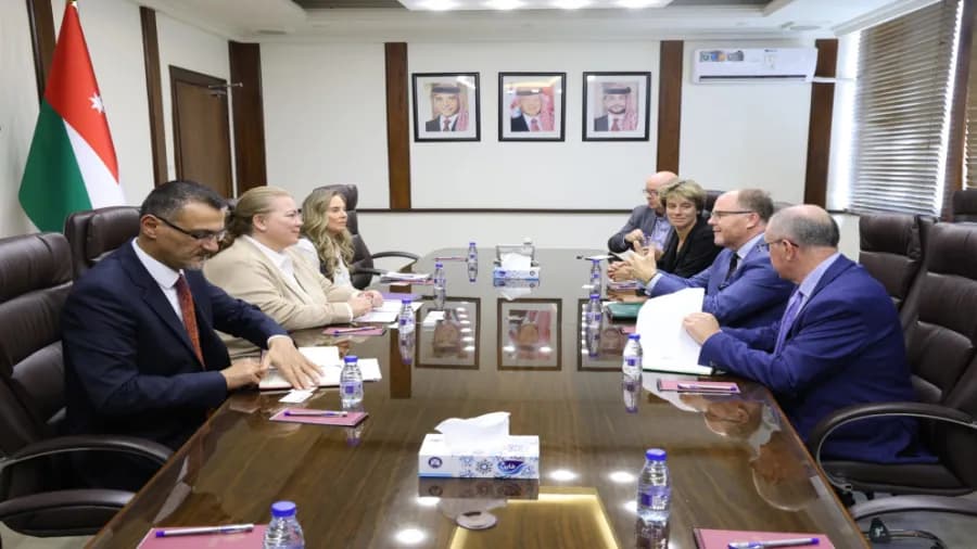 وزيرة التخطيط تستقبل وفد برلماني بريطانيا