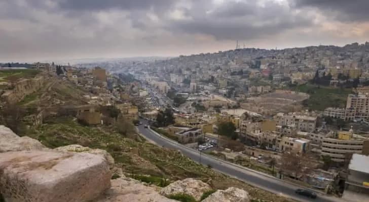 تغير في الطقس من دافئ إلى متقلب