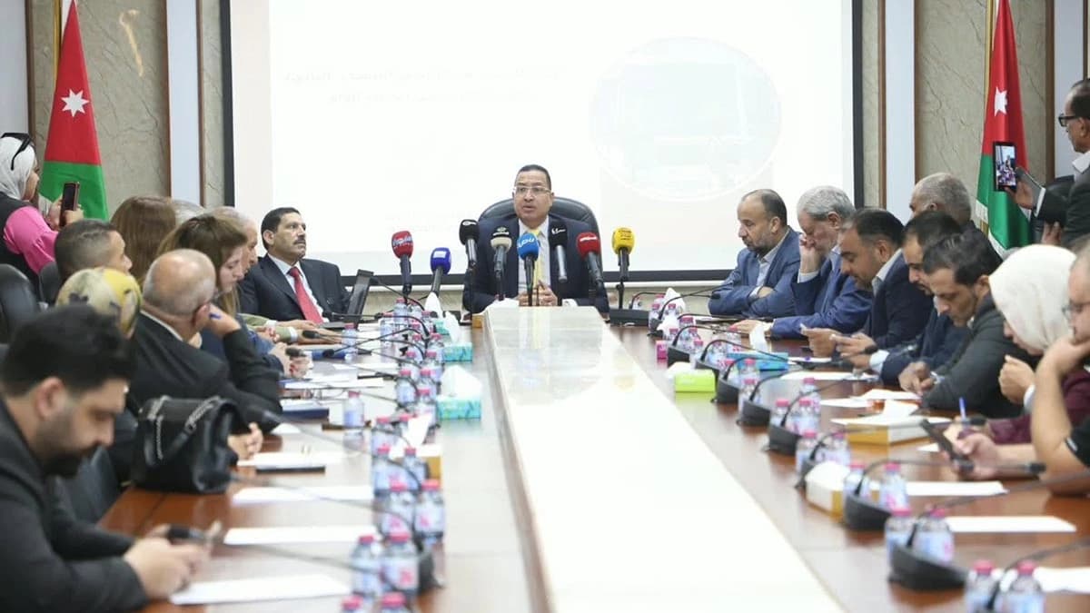 النية تبحث دور الأكاديمية الأردنية في تطوير القدرات الحكومية