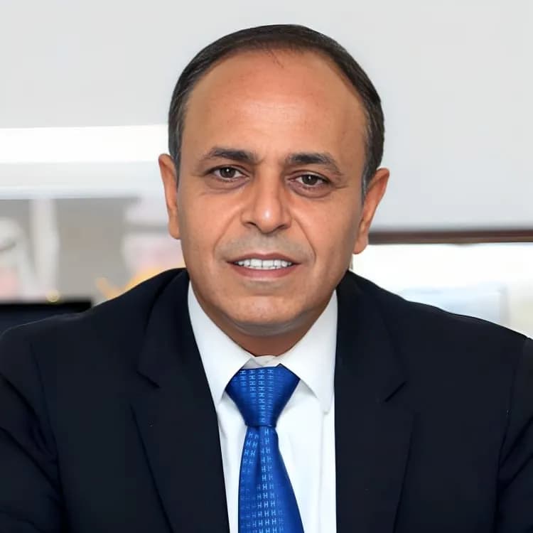 باسل الرفايعة يندد بصمت المنظمات حول حظر الحجاب في أذربيجان