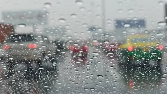طقس معتدل الأحد مع زخات خفيفة شمالاً