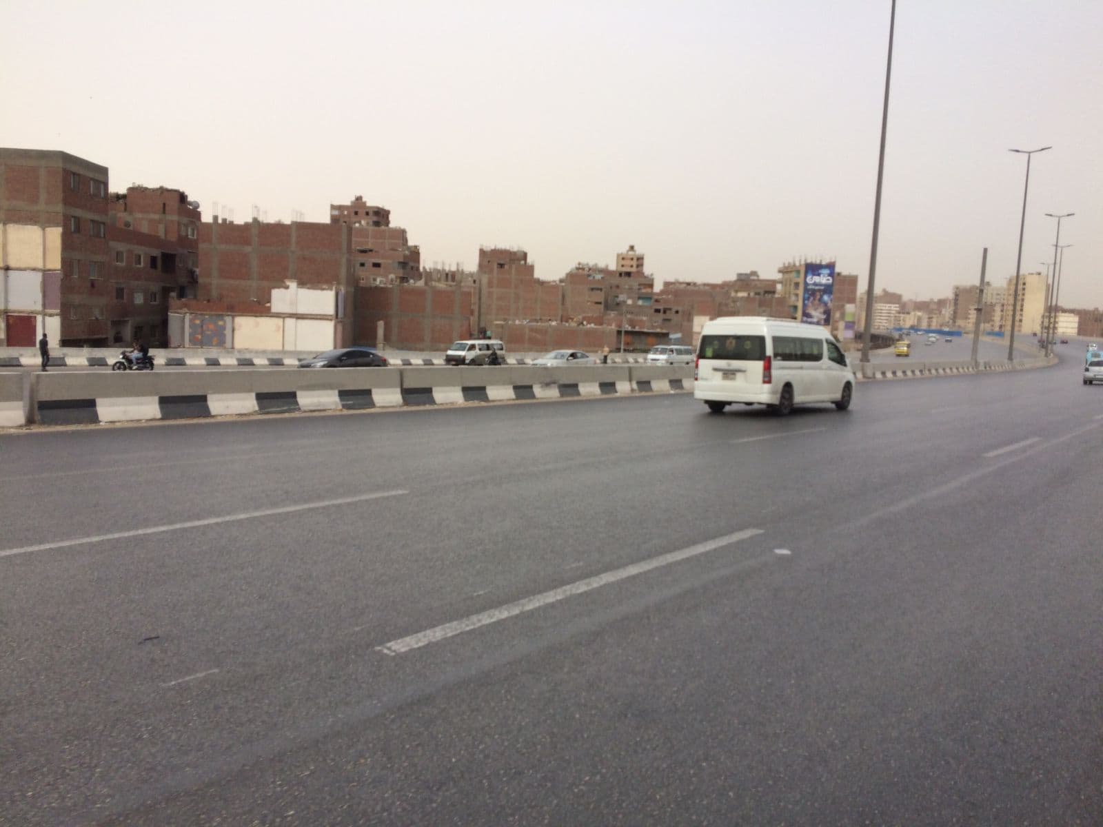 حركة مرور في شوارع الجيزة والقاهرة صباح اليوم