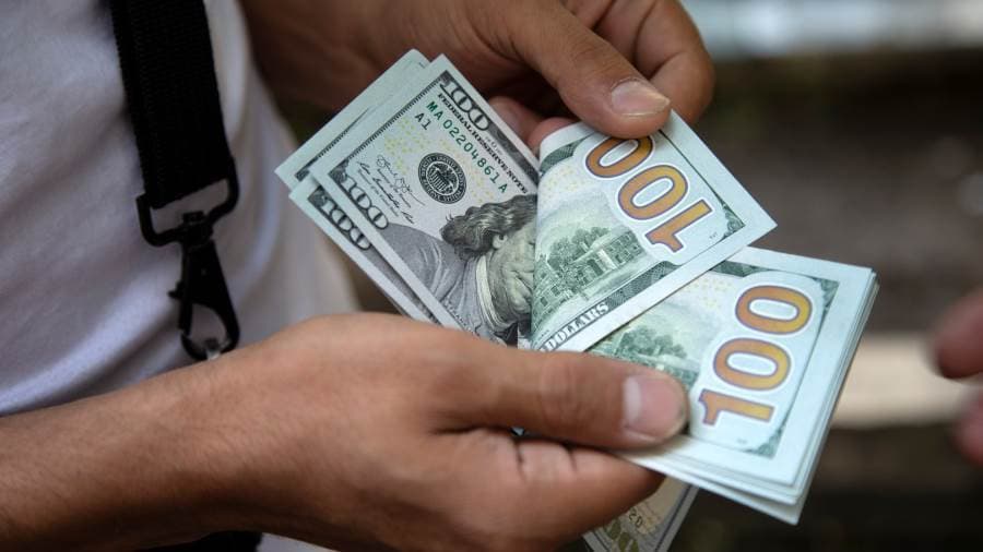 Dollar surpasses 50 at banks
