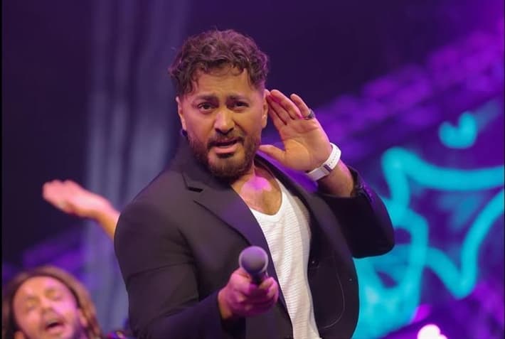 Tamer Hosny promotes new album despite father's passing