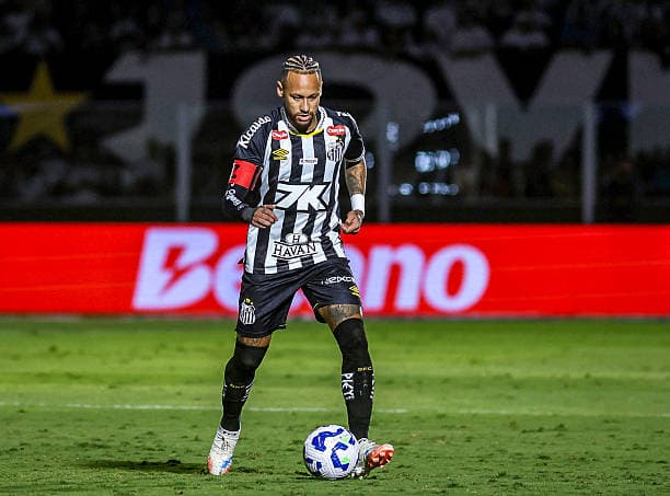 Neymar Rejoins Santos Training Despite Retirement Rumors