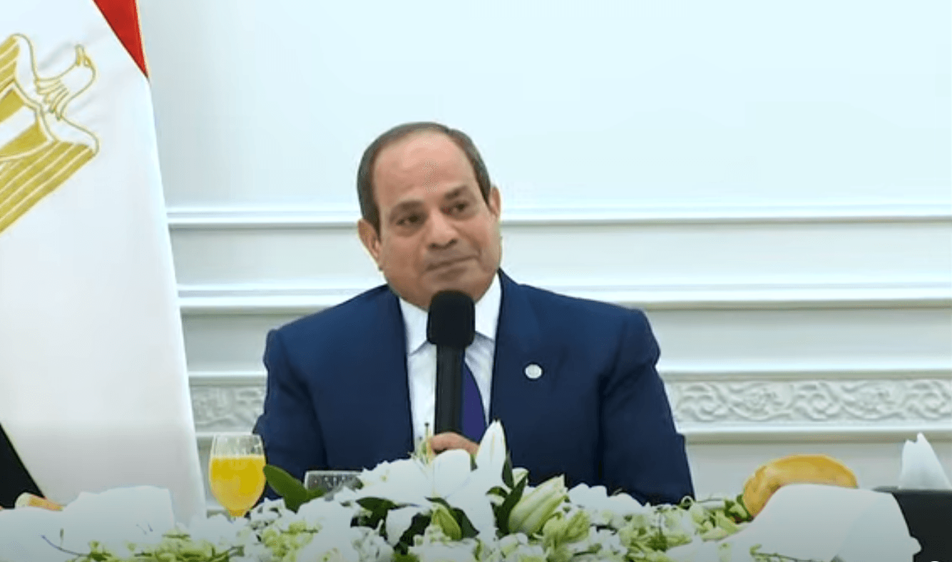 السيسي يوجه بتخفيض تكاليف تراخيص السيارات