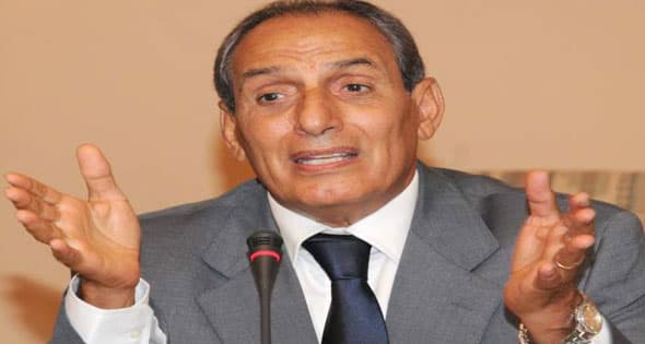 رحيل الدهشوري حرب رئيس الاتحاد السابق