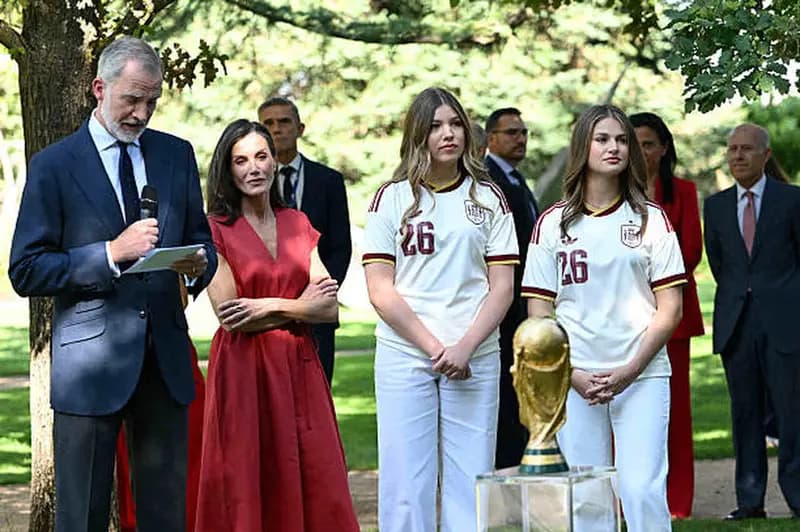 King of Spain Commends World Champions