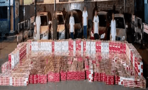 ضبط عصابة بحوزتها 100 ألف عبوة سجائر مهربة في الإسكندرية