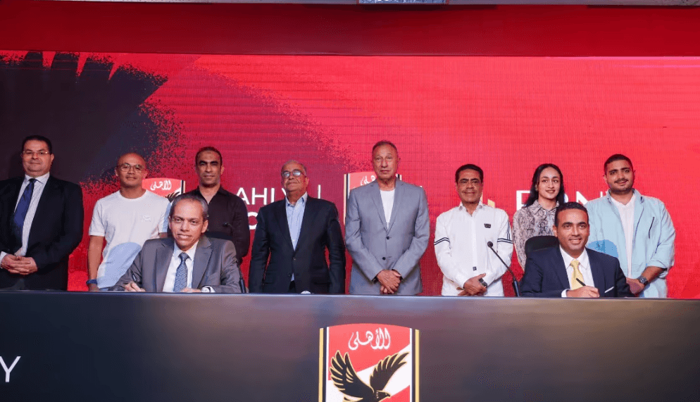 الأهلي يوقع عقد فرع سوهاج الجديدة